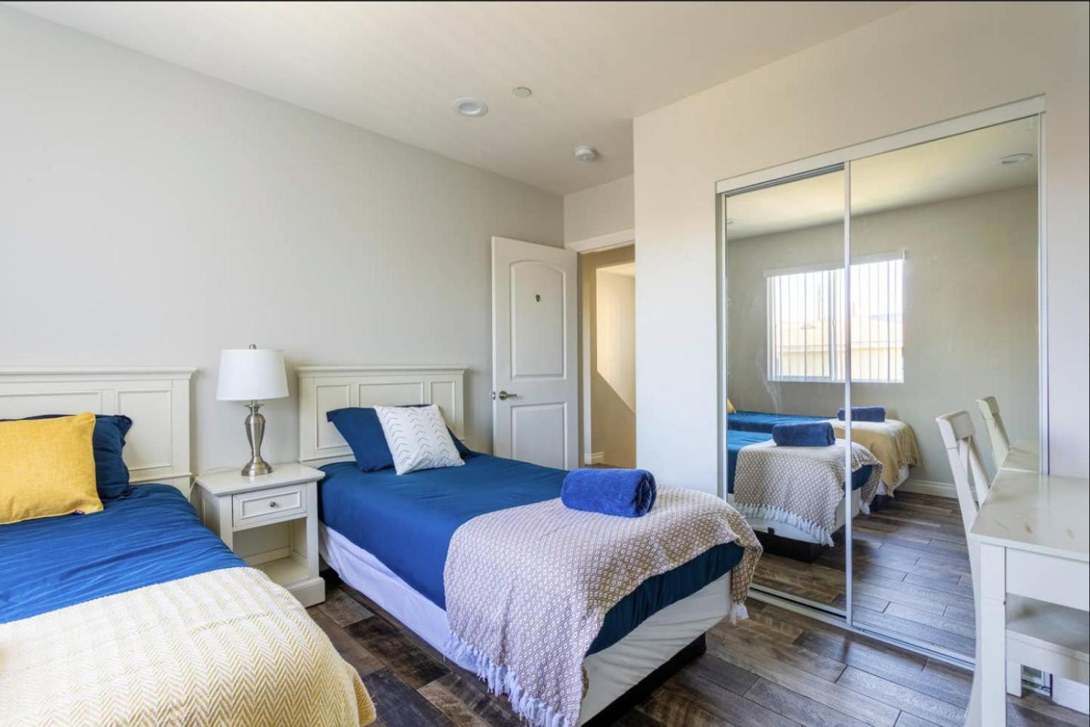 Cheerful 5br House With Parking Near Usc Los Angeles