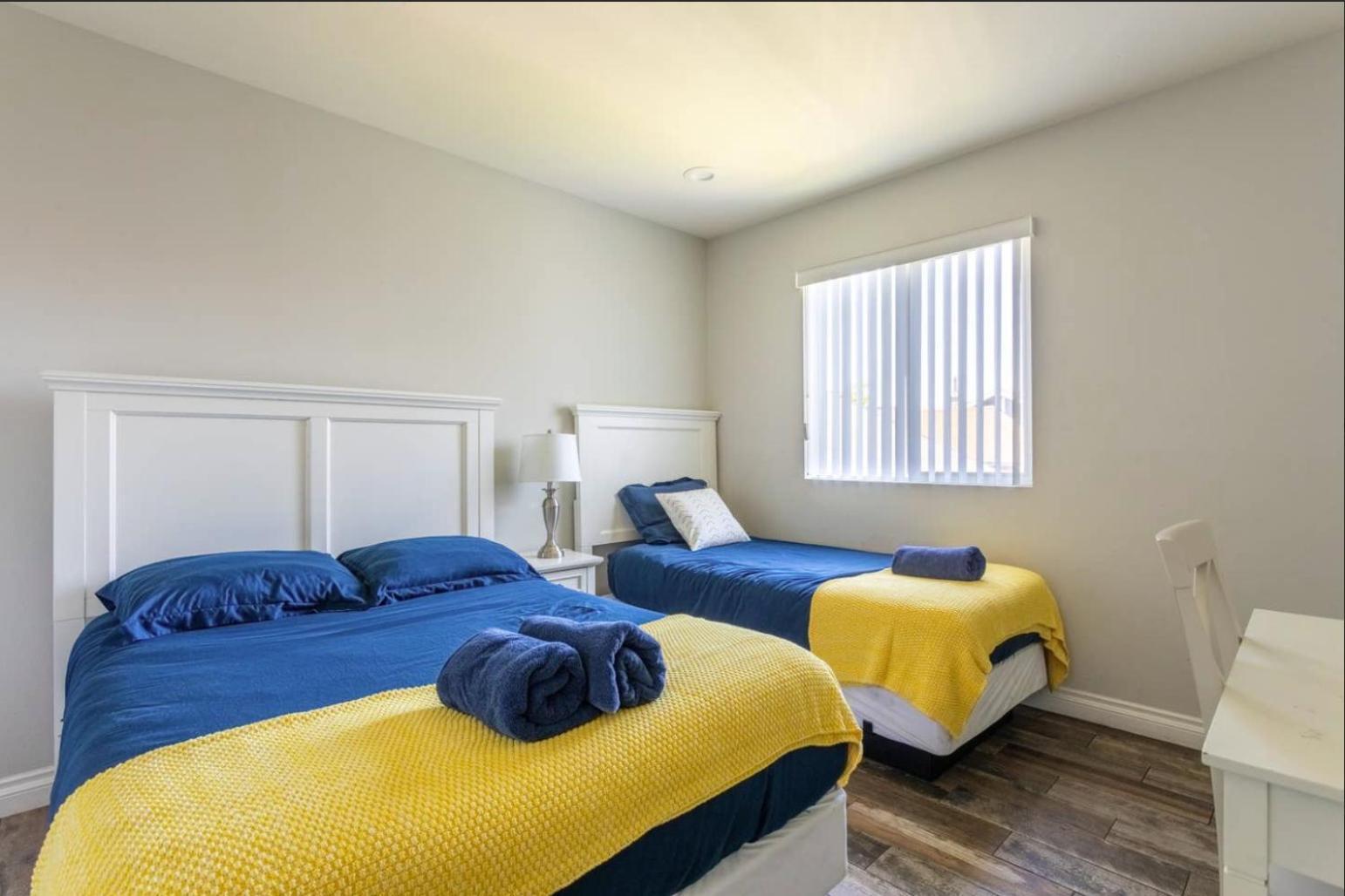 Cheerful 5br House With Parking Near Usc Los Angeles